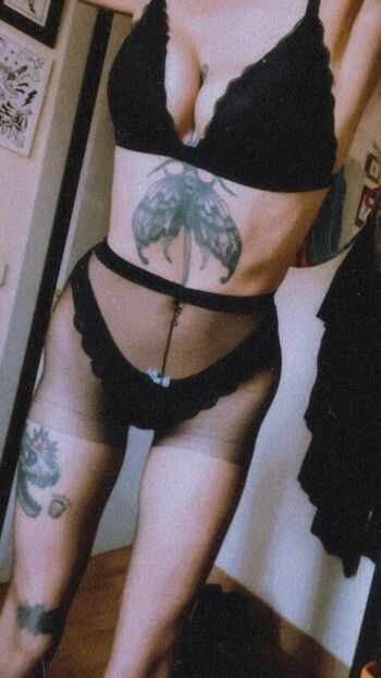 Full leaked Miavonfox private onlyfans photo