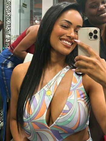 Full leaked Micaela reis page private onlyfans photo