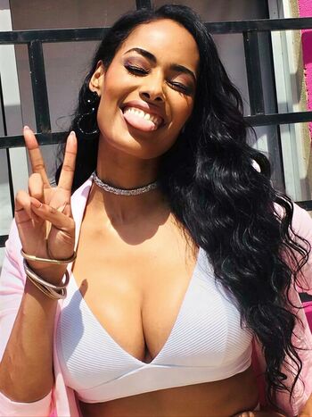 Full leaked Micaela reis page private onlyfans photo
