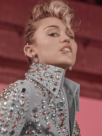 Full leaked Miley cyrus page private onlyfans photo