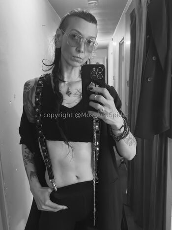 Full leaked Mossandspiders private onlyfans photo