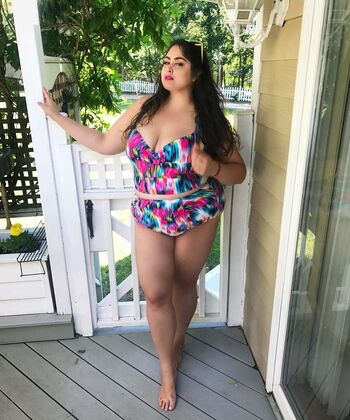 Full leaked Nikki apostolou private onlyfans photo
