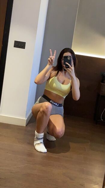 Full leaked Novaleesi private onlyfans photo