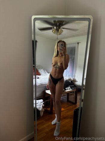 Full leaked Peachysets private onlyfans photo
