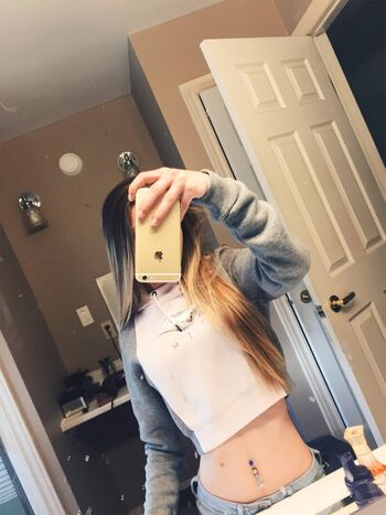 Full leaked Pearlcorridor private onlyfans photo
