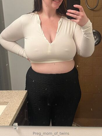 Full leaked Preg mom of twins private onlyfans photo