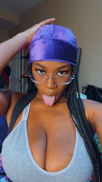 Full leaked Pretty yunique private onlyfans photo