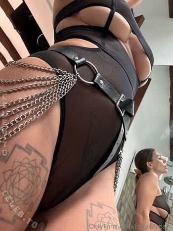 Full leaked Roxy fox private onlyfans photo