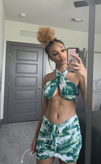 Full leaked Samone private onlyfans photo
