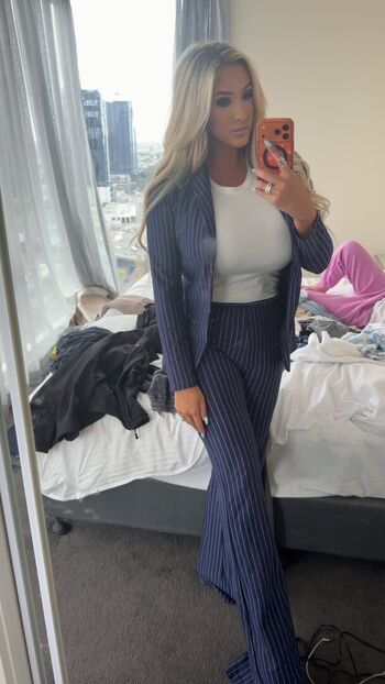 Full leaked Sara blake cheek page private onlyfans photo