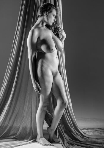 Full leaked Sarah m faire private onlyfans photo