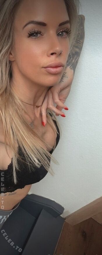 Full leaked Sashoe private onlyfans photo