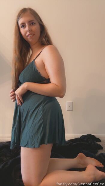Full leaked Siennaceecee page private onlyfans photo
