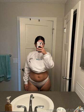 Full leaked Silkyvinyl private onlyfans photo