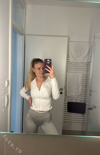 Full leaked Sophiakienzle private onlyfans photo