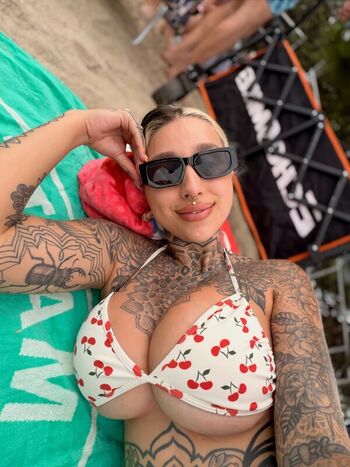 Full leaked Split tongue bri private onlyfans photo