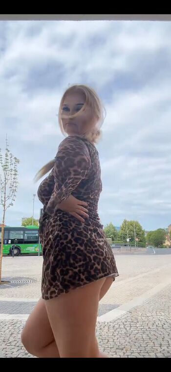 Full leaked Sweetbarunka private onlyfans photo