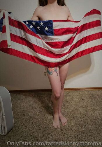 Full leaked Tattedskinnymomma private onlyfans photo