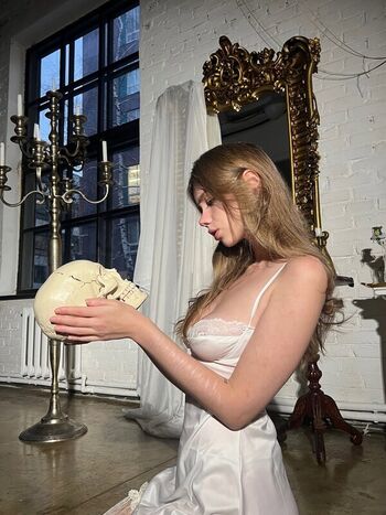 Full leaked Bombshell/ private onlyfans photo