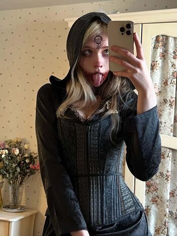 Full leaked Mirrabellka / private onlyfans photo