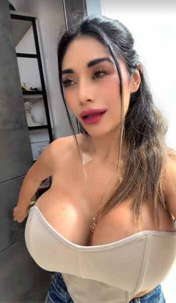 Full leaked Temptationnena/ private onlyfans photo