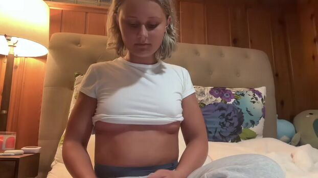Full leaked Xobella private onlyfans photo