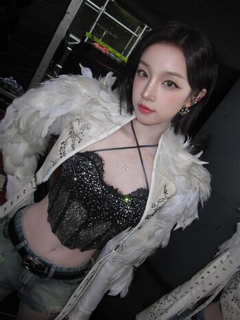 Full leaked Jadelou x/ private onlyfans photo