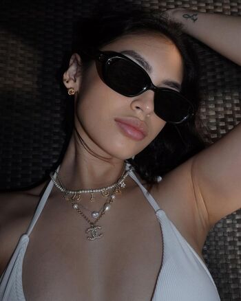 yvonnearesu_